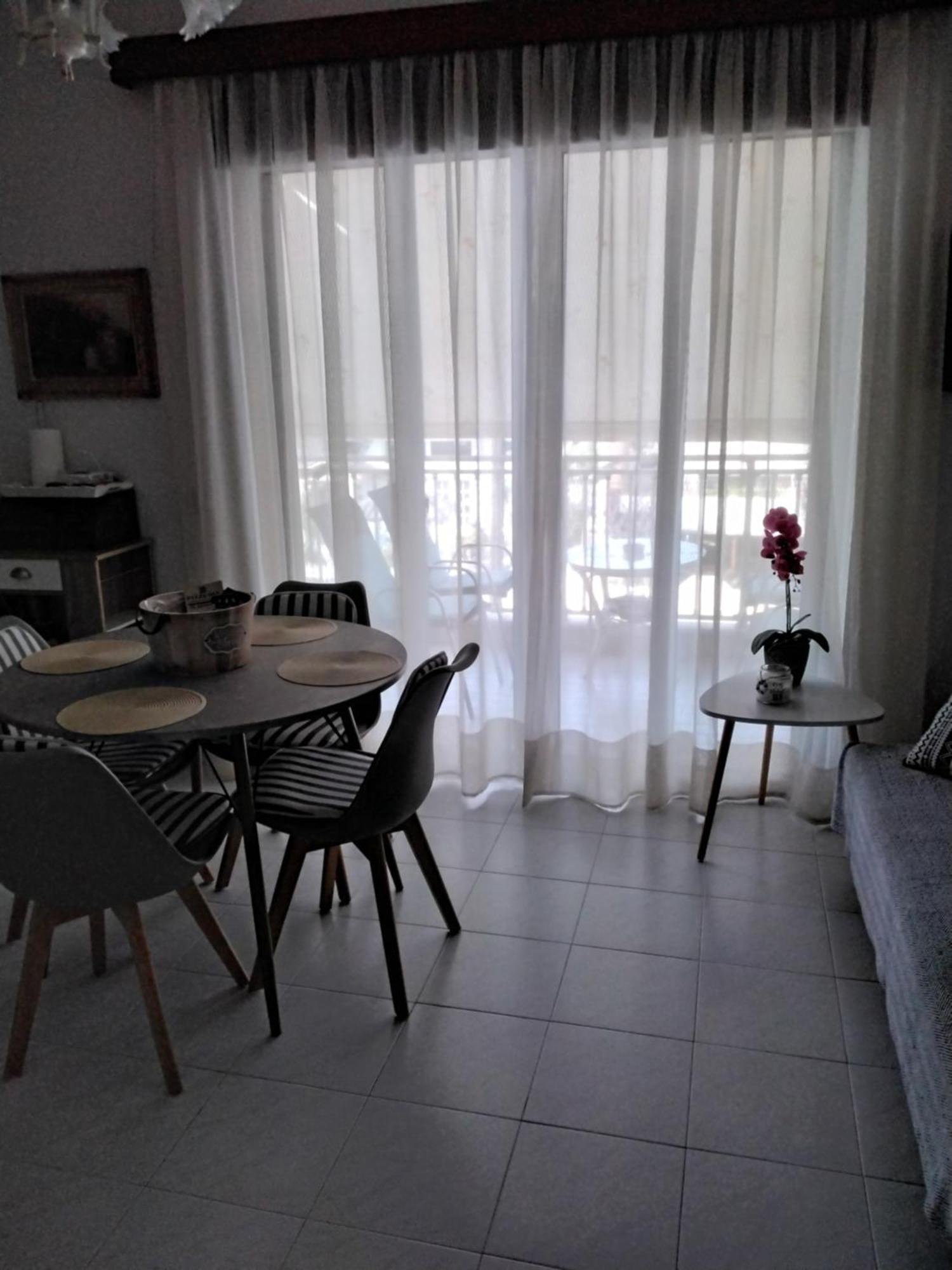 Αlexandras House Apartment เปรเวซา ภายนอก รูปภาพ